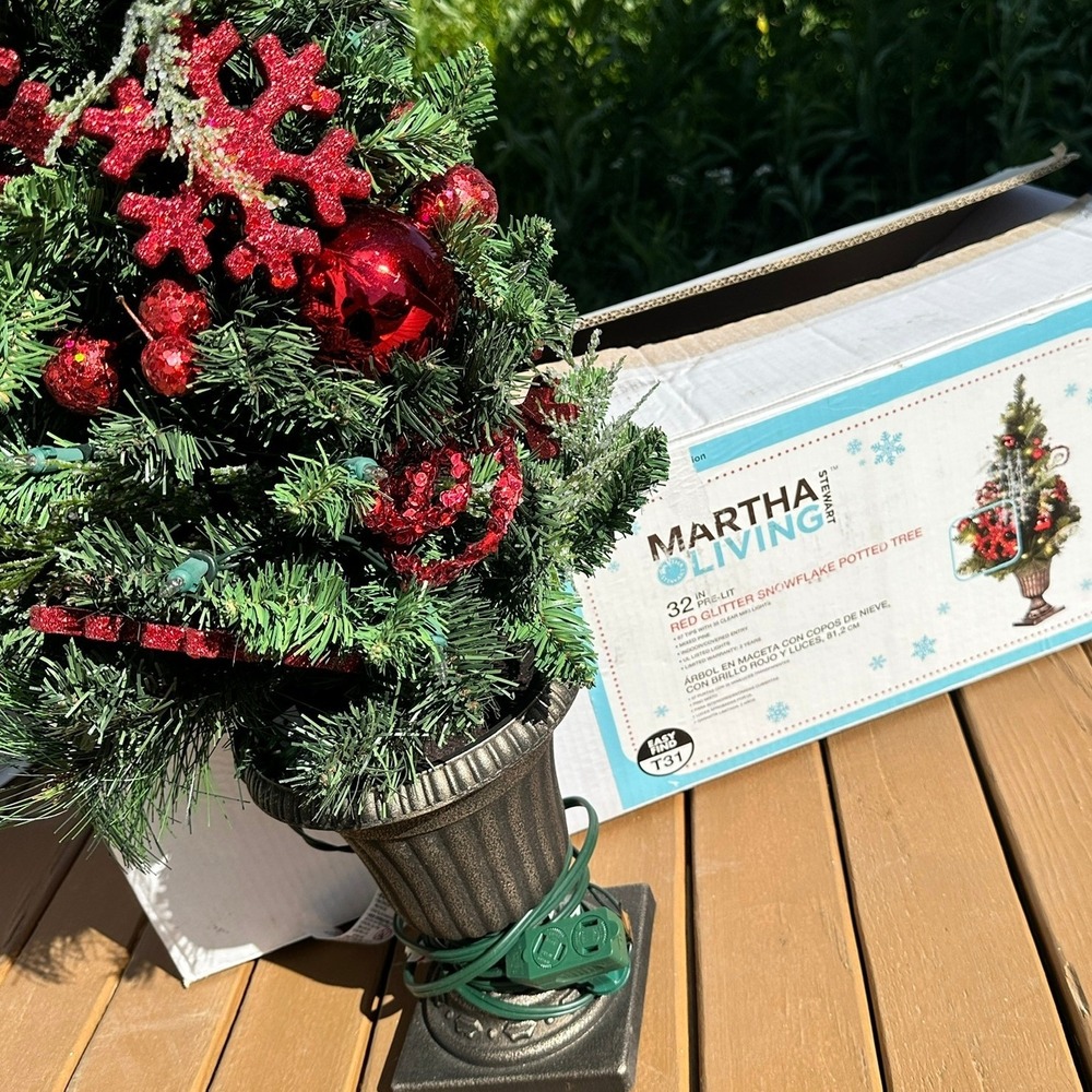 Martha Stewart Living 32" Pre-Lit Winter Berry Res Snowflake Potted Tree 1759554